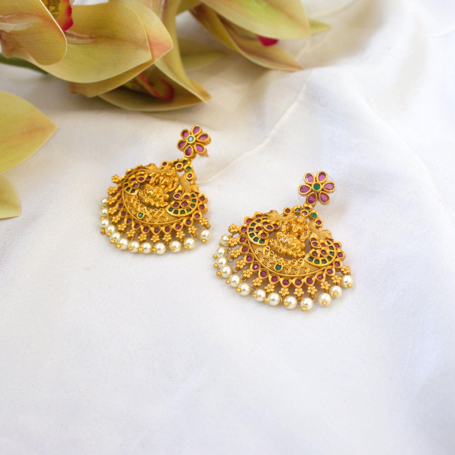 Gold Look Premium Kemp Lakshmi Traditional Chaandbalis