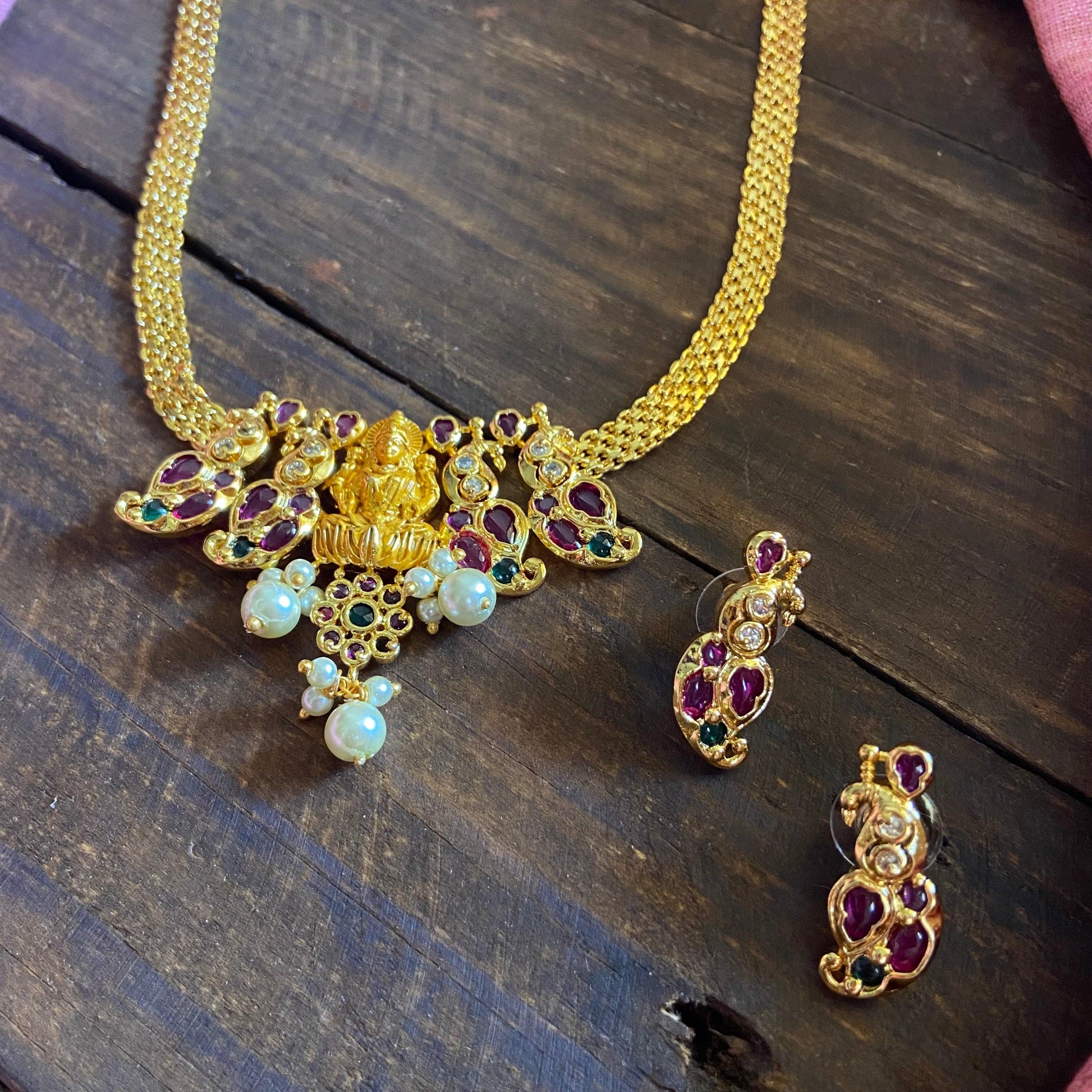 Gold Finish Geru Polish Mahalakshmi Real Kemp Necklace set