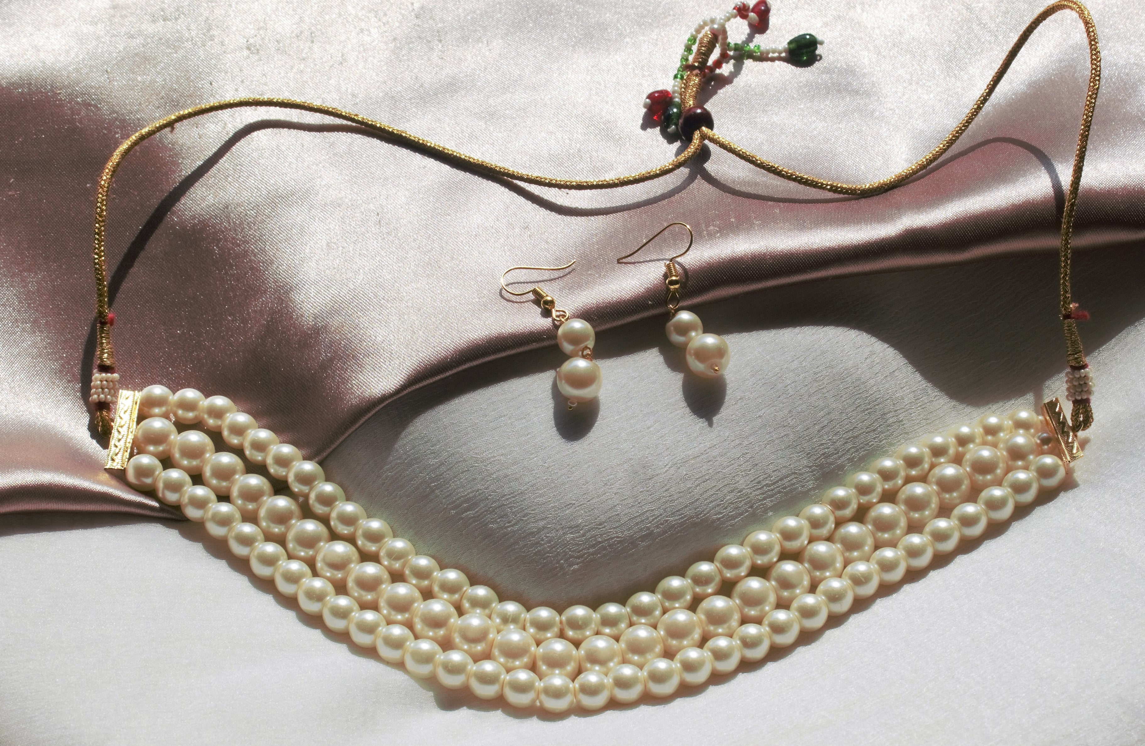 3 Line Classic Pearl Choker