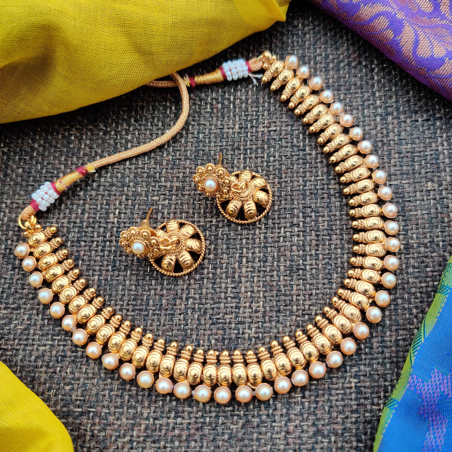 Antique Gold Kumbham Pearl Simple Necklace - Happy Pique 