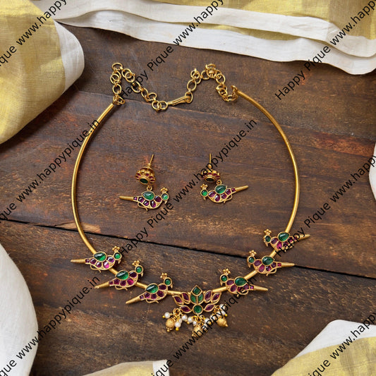 Tamara Mayuri Real Kemp Choker Necklace - Red & Green