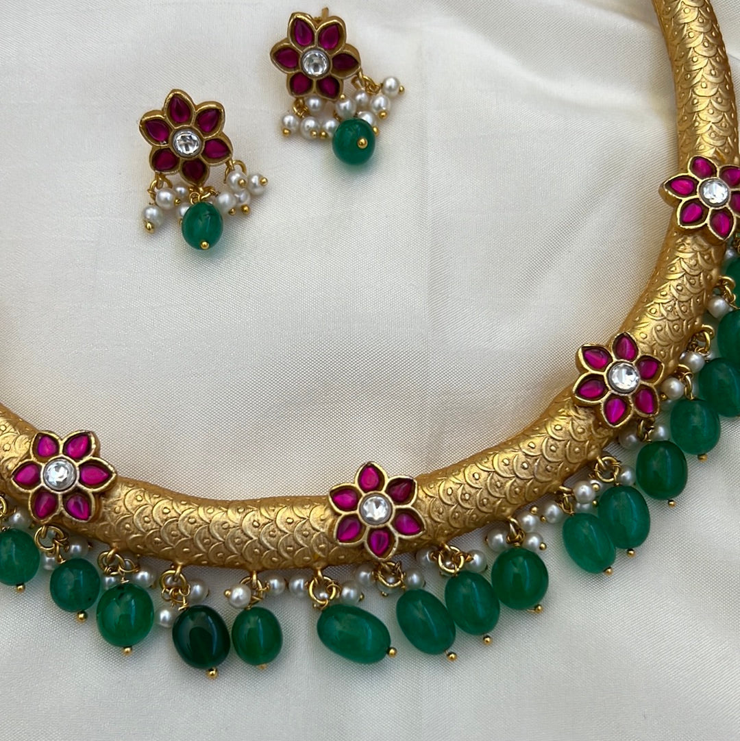 Jadau Kundan Contemporary Style Flower Hasli Necklace Set