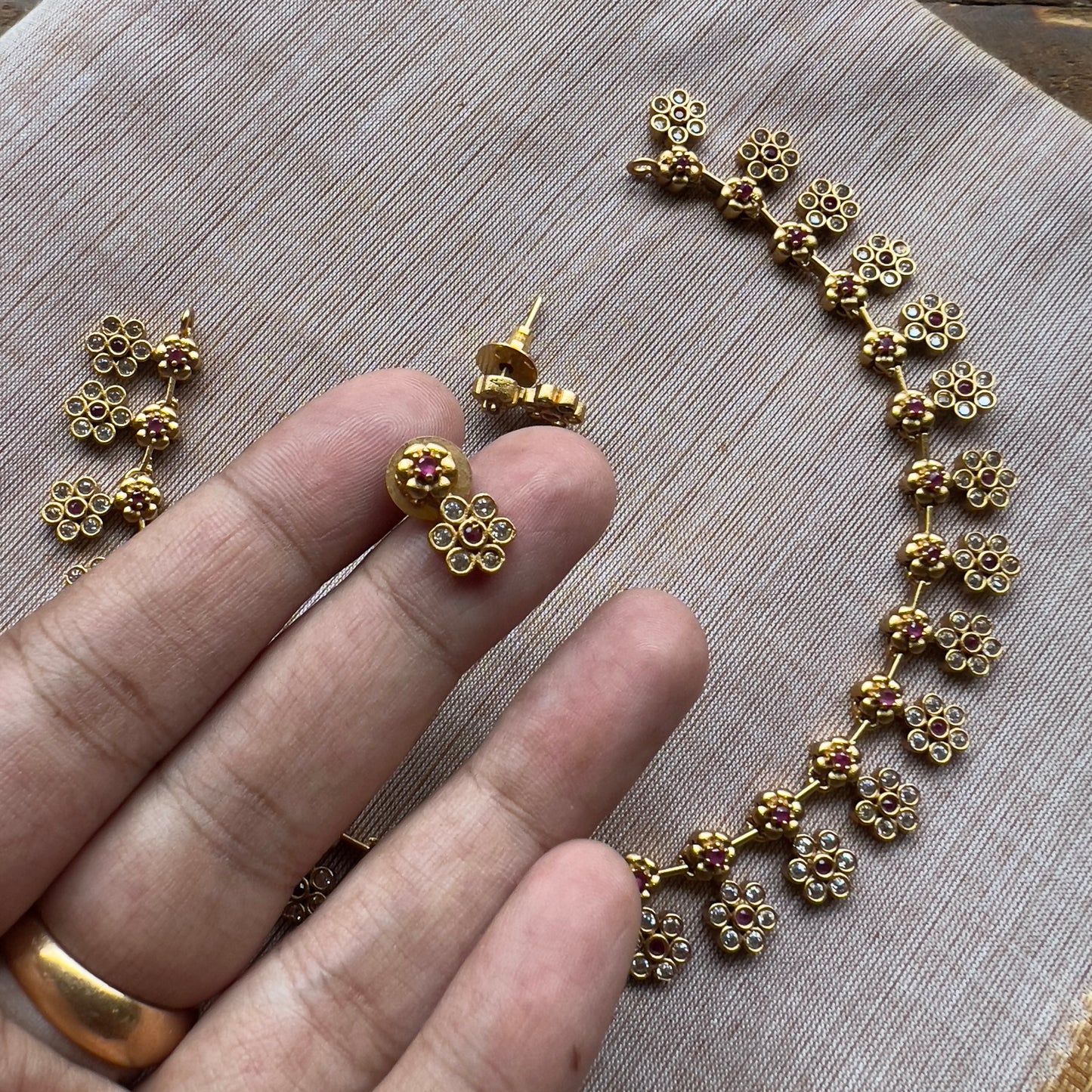 AD Antique Gold Flower Necklace Set - White & Red