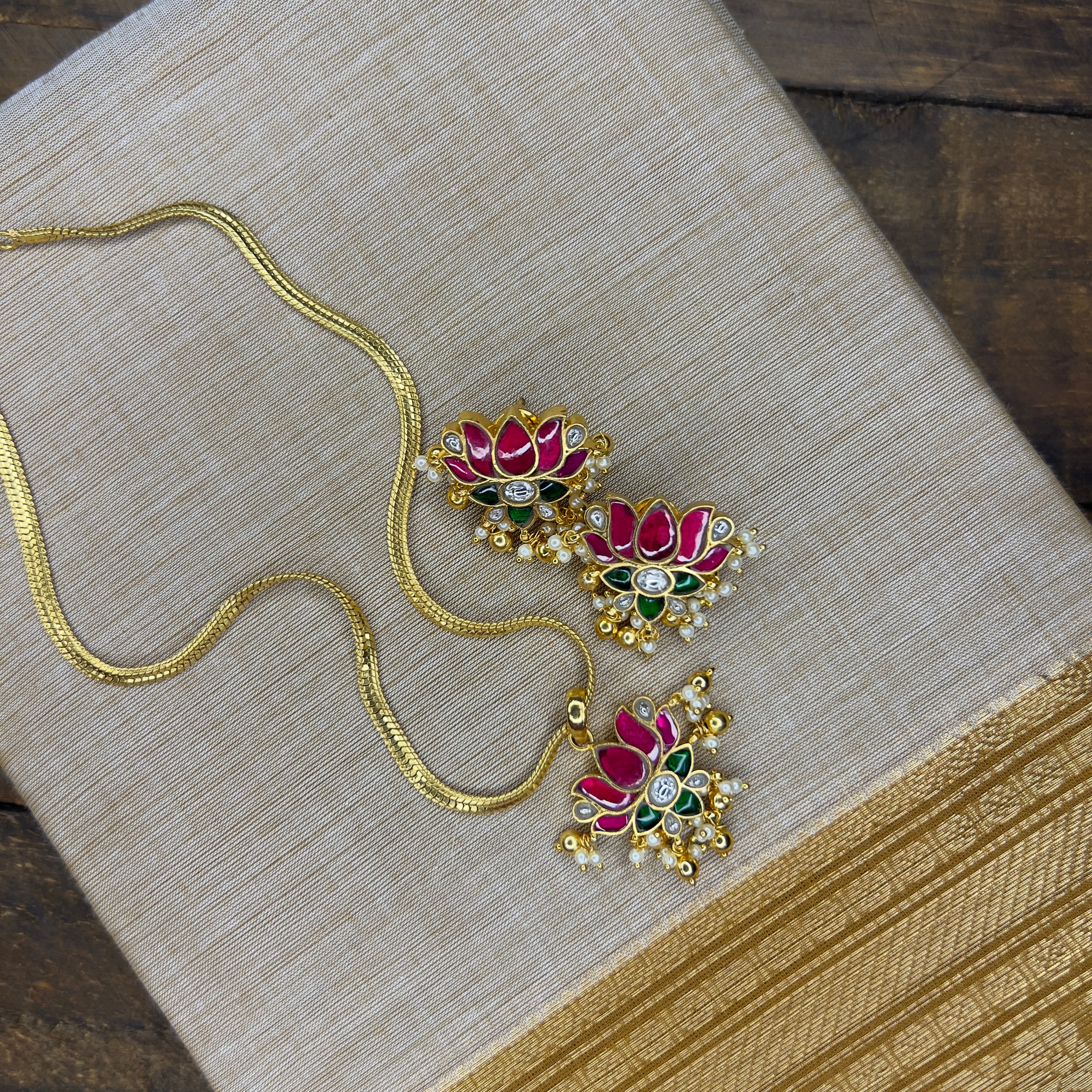 Traditional Lotus Jadau Kundan Pendant Chain Set