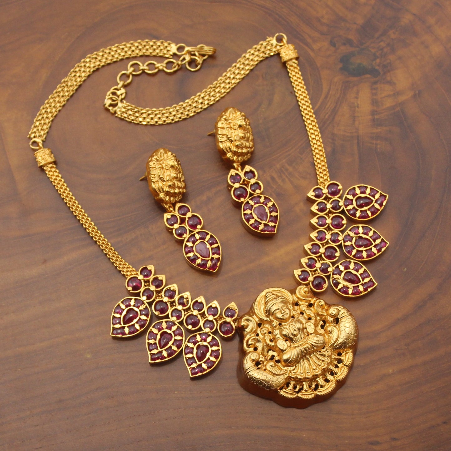 Gold Plated Real Kemp Lakshmi Nagas Necklace Set