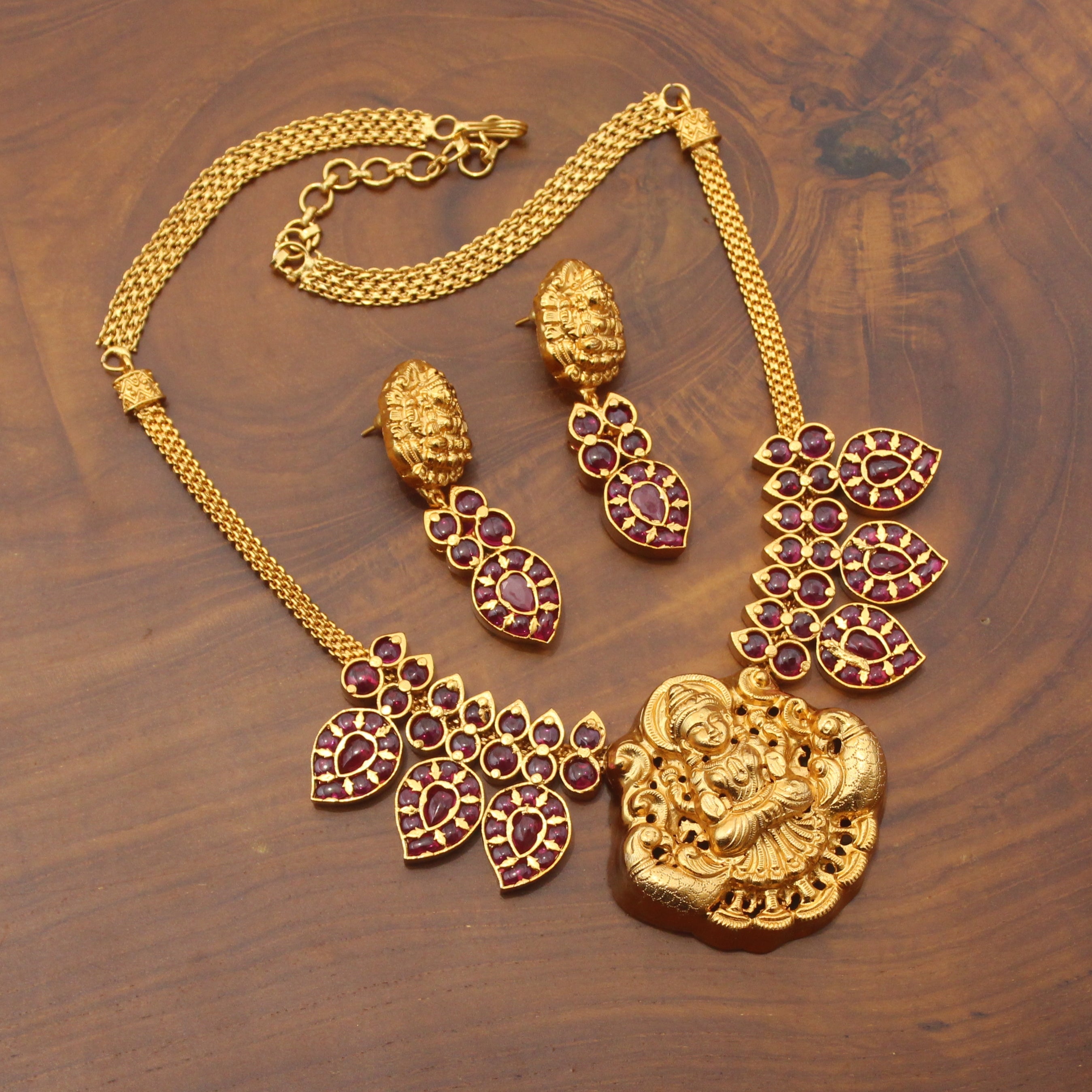 Gold Plated Real Kemp Lakshmi Nagas Necklace Set